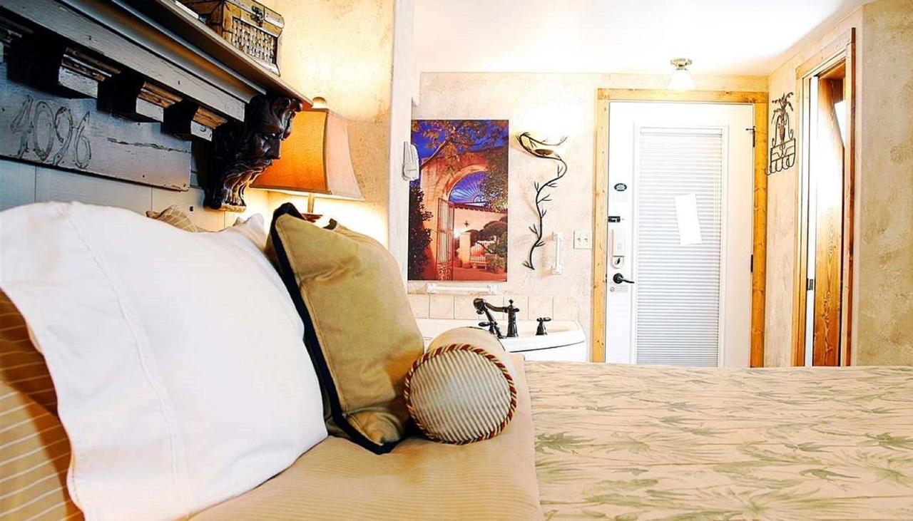 Prairieside Suites Luxury Bed & Breakfast Grandville Exteriör bild